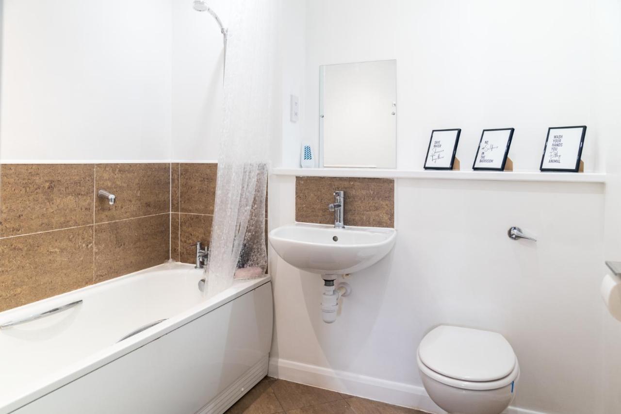 Maevela Apartments - Ultra Lavish Luxury 2 Bed Apartment City Centre - With Balcony - Free Secure Parking - Ps4 & Smart Tv'S Birmingham Exterior photo